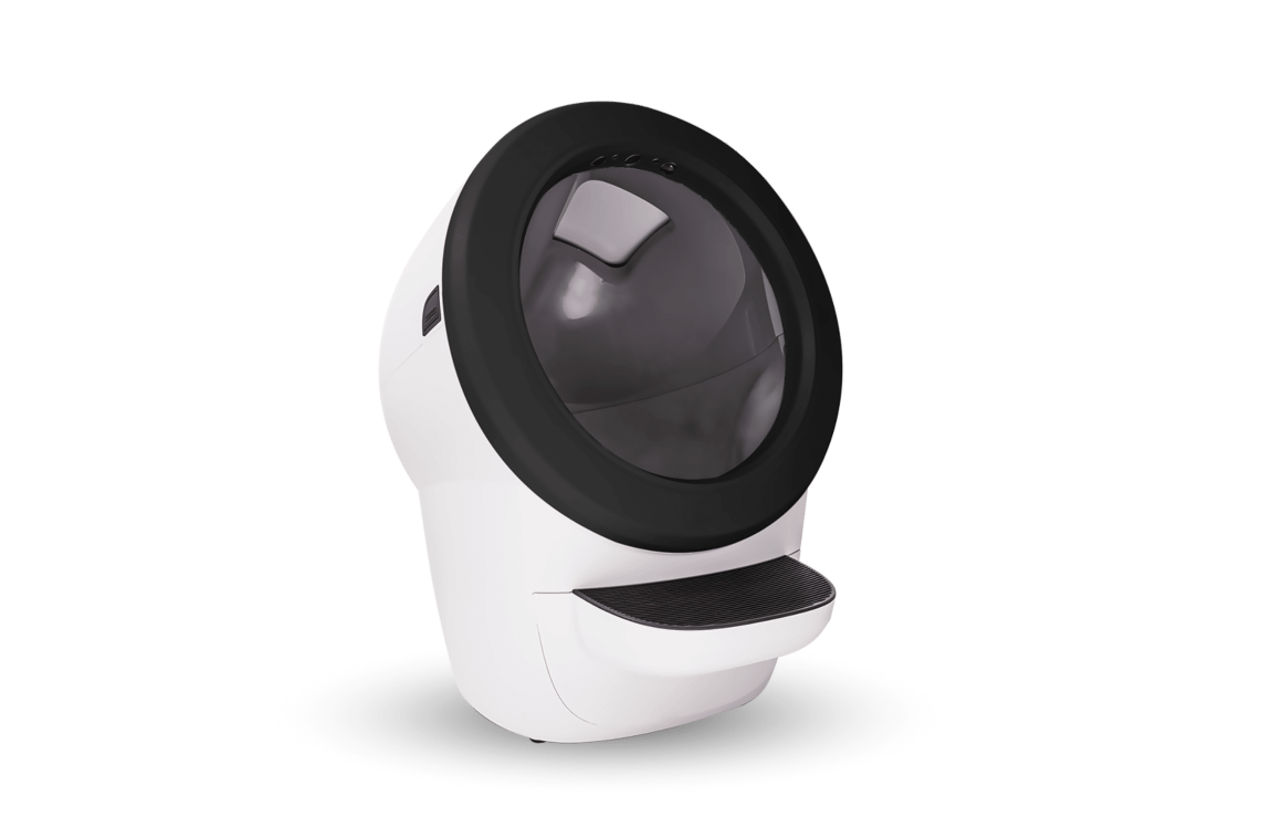 w.com - cat using Litter-Robot 4